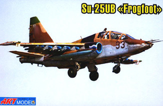 Су-25УБ  двухместный вариант штурмовика сборная модель