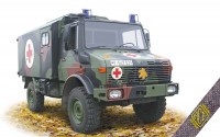 U1300L 4x4 Krankenwagen Ambulance plastic model kit