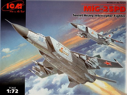 сборная модель МиГ-25 ПД  советский тяжелый перехватчик  