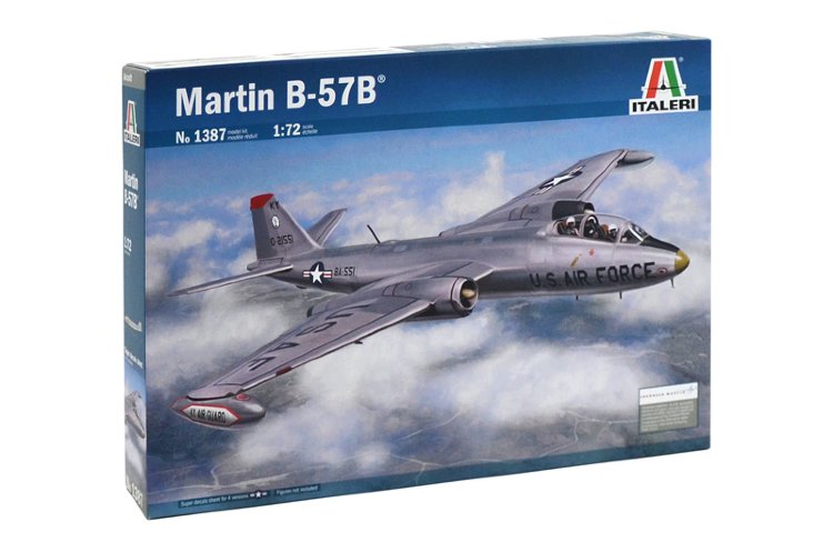 B-57B MARTIN reconnaissance bomber plastic model kit