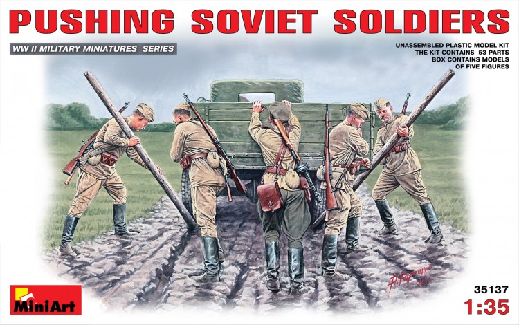 PUSHING SOVIET SOLDIERS plastic model kit