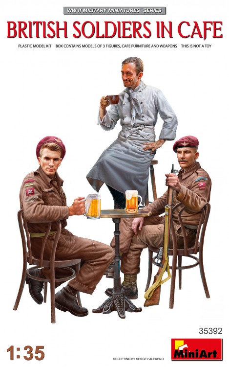 MINIART 35392 Британские военнослужащие в кафе